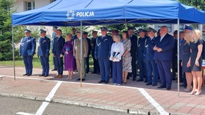 Zdjęcia z uroczystości z okazji święta Policji , które odbyło się 19 lipca 2024 roku w Komendzie Miejskiej Policji w Przemyślu. Apel na placu pod Komendą.