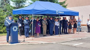 Zdjęcia z uroczystości z okazji święta Policji , które odbyło się 19 lipca 2024 roku w Komendzie Miejskiej Policji w Przemyślu. Apel na placu pod Komendą.