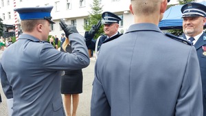 Zdjęcia z uroczystości z okazji święta Policji , które odbyło się 19 lipca 2024 roku w Komendzie Miejskiej Policji w Przemyślu. Apel na placu pod Komendą.