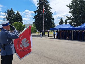 zdjęcia ze ślubowania nowo przyjętych policjantów