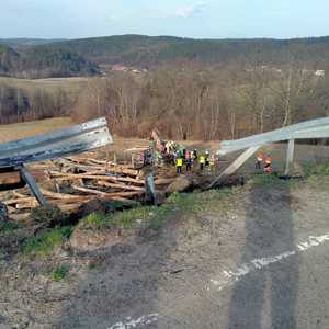 zdjęcia przedstawiające zdarzenie drogowe w m. Leszczawa Dolna