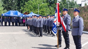 Zdjęcia z uroczystości z okazji święta Policji , które odbyło się 19 lipca 2024 roku w Komendzie Miejskiej Policji w Przemyślu. Apel na placu pod Komendą.