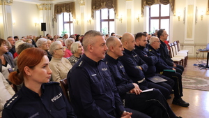 Zdjęcia z debaty pn. „Bezpieczeństwo społeczności lokalnych w aspekcie bezpieczeństwa Seniorów”, która miała miejsce w Przemyskiej Bibliotece Publicznej