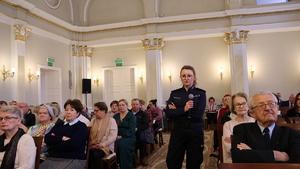 Zdjęcia z debaty pn. „Bezpieczeństwo społeczności lokalnych w aspekcie bezpieczeństwa Seniorów”, która miała miejsce w Przemyskiej Bibliotece Publicznej