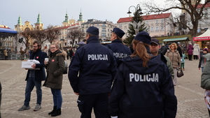 zdjęcia z udziału policjantów podczas 33. finału WOŚP w Przemyślu