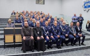 Uroczystość w Sali konferencyjnej im. Państwowego Korpusu Bezpieczeństwa Komendy Głównej Policji wręczenia medali Ordynariatu Polowego Wojska Polskiego.