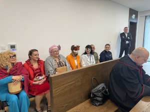 symulacja rozprawy sądowej z udziałem dzieci