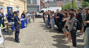 uczestnicy spotkania tj. młodzież i mieszkańcy Przemyśla wraz z przedstawicielami instytucji