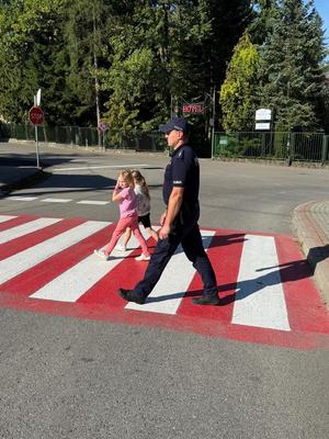 spotkania profilaktyczne z uczniami szkół podstawowych z dzielnicowymi  z PP Bircza i KP Medyka