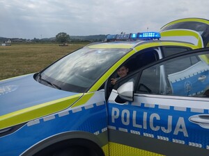 Zdjęcia z pikników z okazji Dnia Dziecka z udziałem policjantów na ternie powiatu przemyskiego