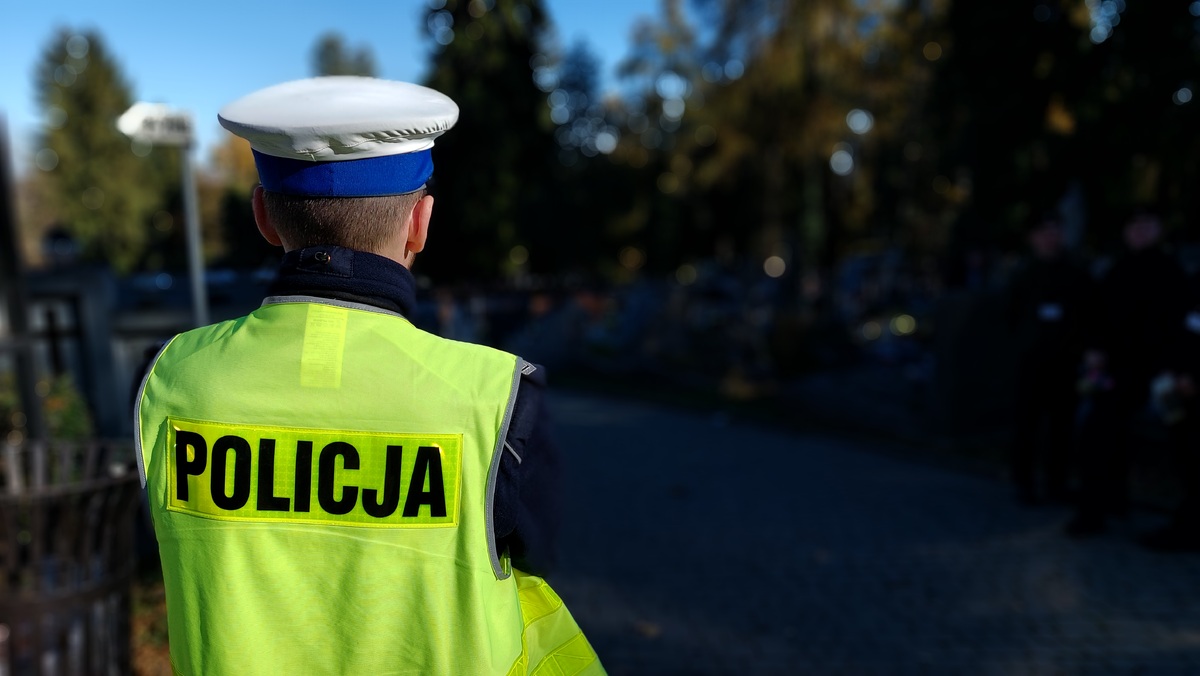 Policja apeluje o ostrożność przed Dniem Wszystkich Świętych